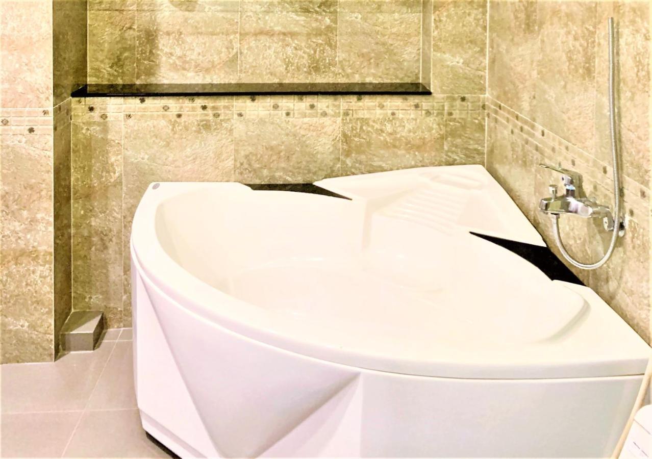 Bao Tran Hotel Хошимин Екстериор снимка