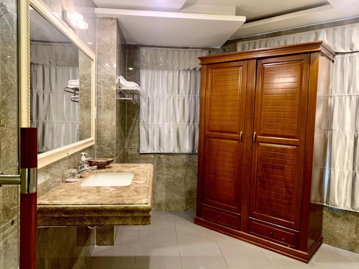 Bao Tran Hotel Хошимин Екстериор снимка